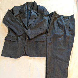 Laura Scott Women's Gray Wool Suit, Size 14